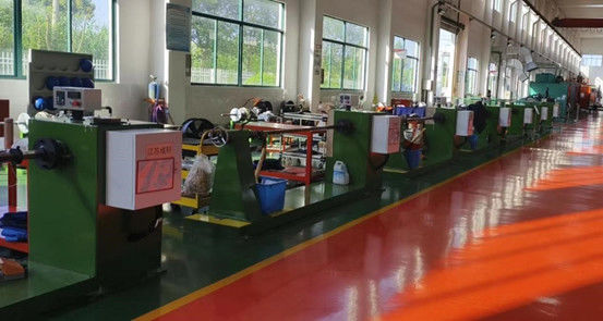 Düzgün sarma açısı ayarlama için akıllı basınçlı rulo sarma makinesi